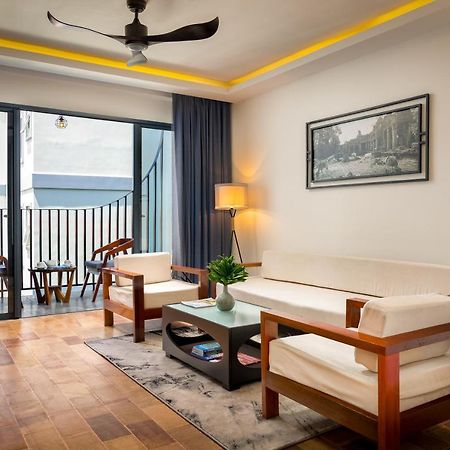 The Thirdfold Residence Siem Reap Eksteriør billede A living room in a hotel