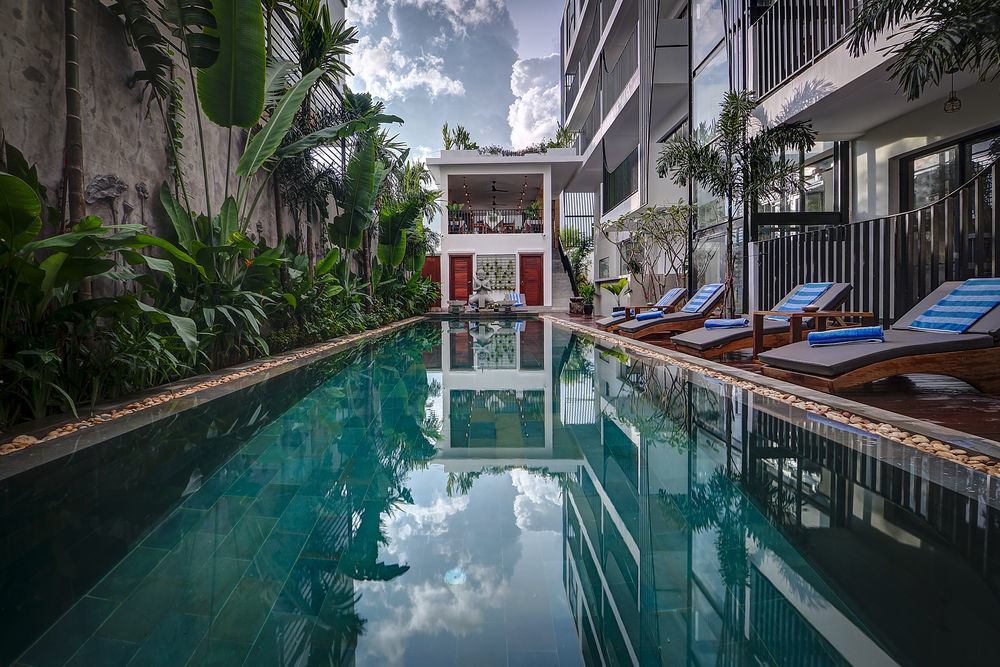 The Thirdfold Residence Siem Reap Eksteriør billede The hotel's pool