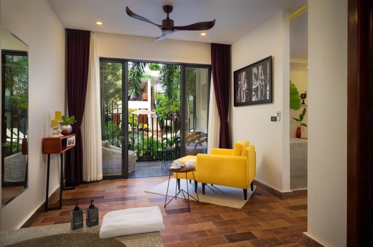 The Thirdfold Residence Siem Reap Eksteriør billede A living room in a landed property in Singapore