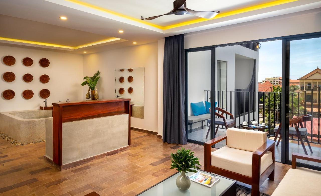 The Thirdfold Residence Siem Reap Eksteriør billede Suite at the hotel