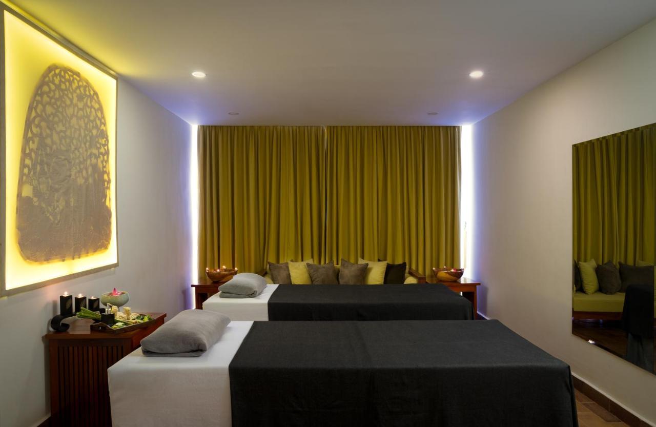 The Thirdfold Residence Siem Reap Eksteriør billede A massage room at a spa