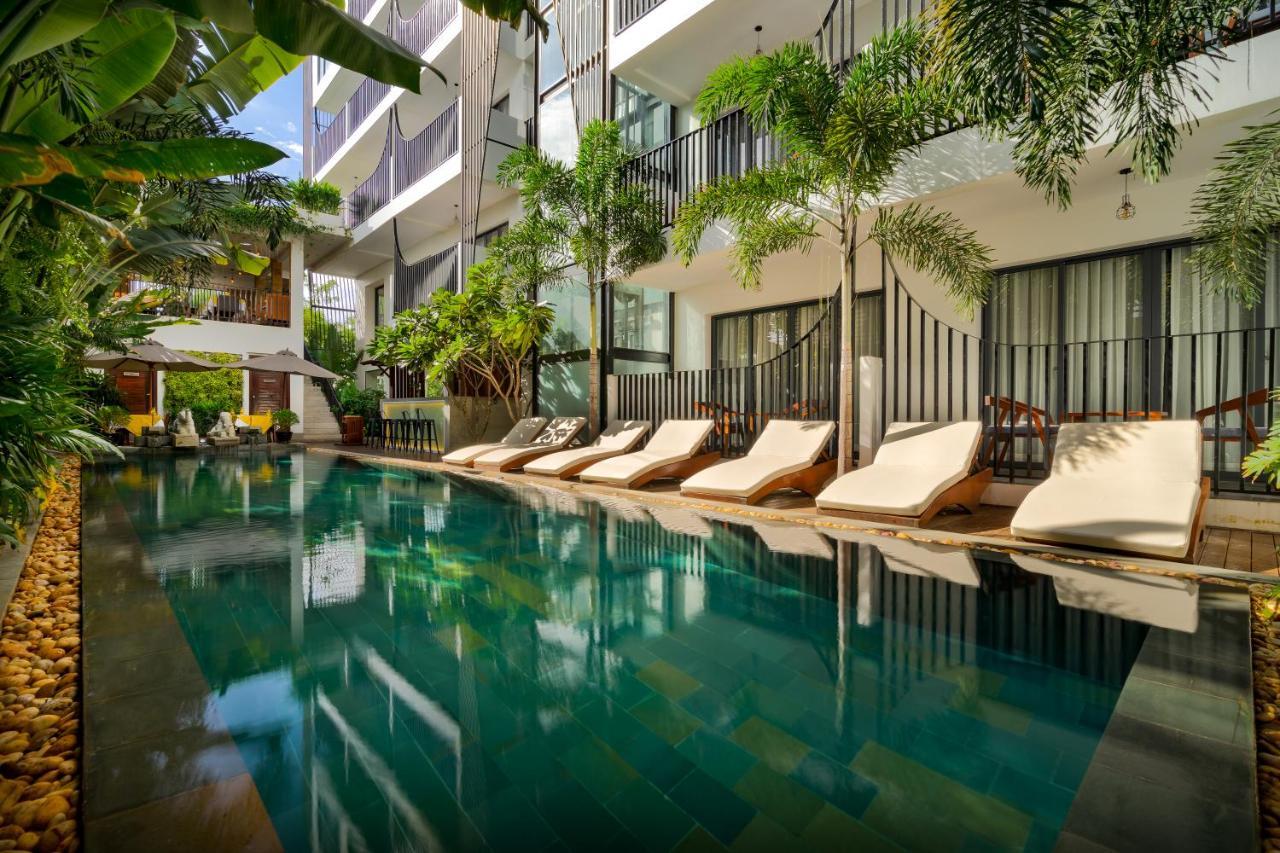 The Thirdfold Residence Siem Reap Eksteriør billede The hotel's pool
