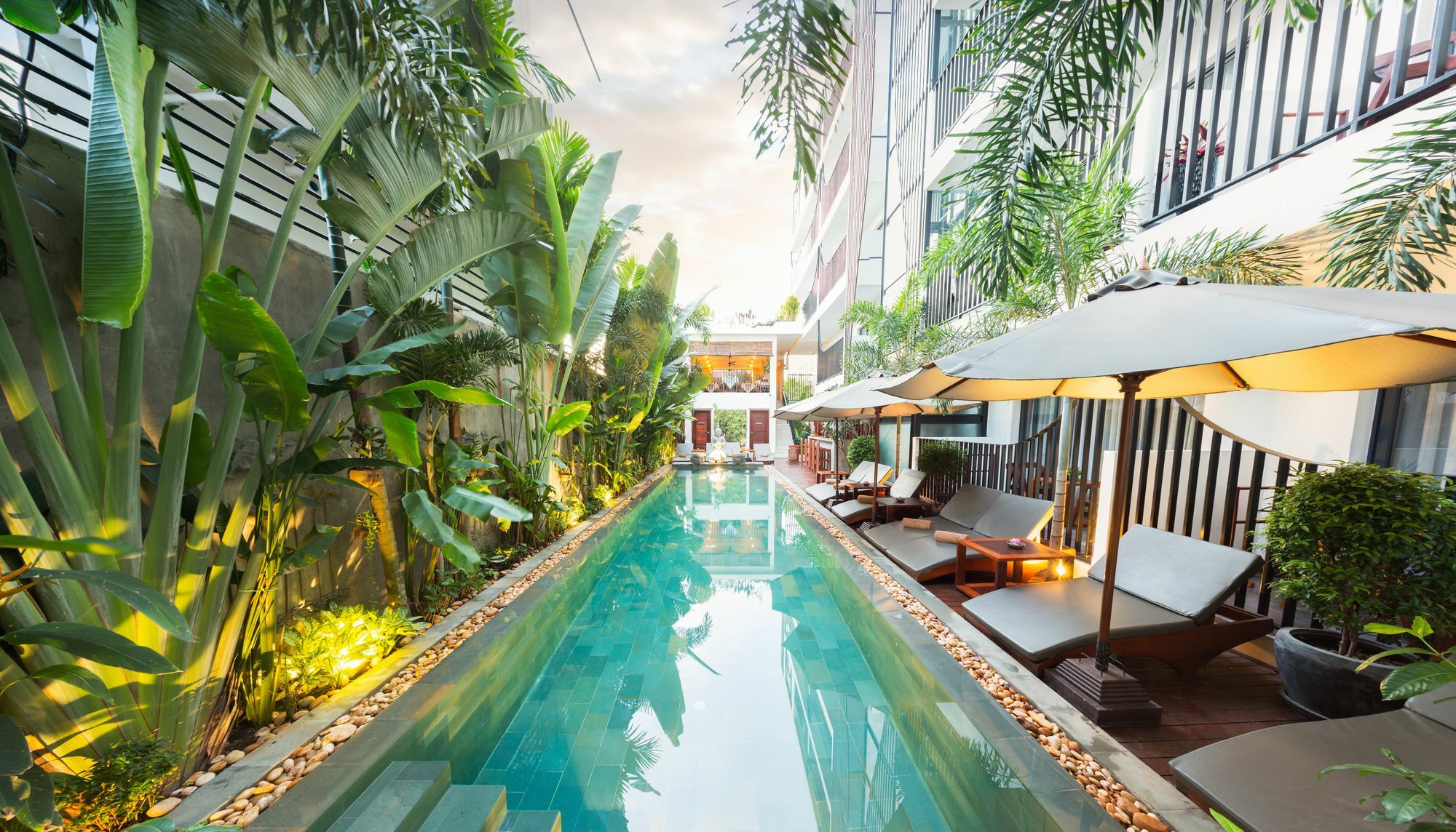 The Thirdfold Residence Siem Reap Eksteriør billede The swimming pool at the hotel